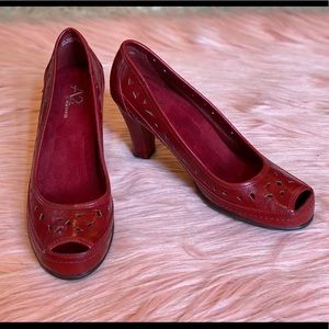 A2 Aerosoles Benchanted Red Pump With Cutouts 8M